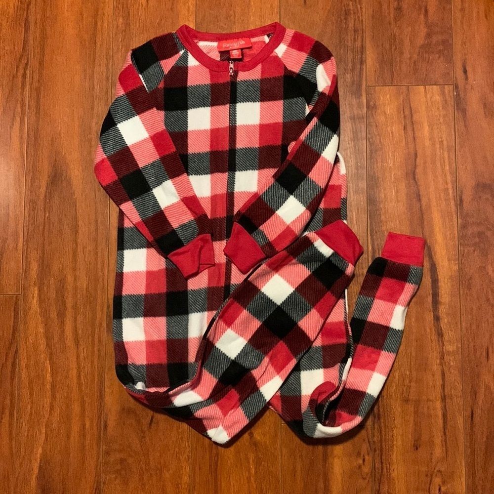 Christmas Pjs toddler Size 4/5 Plaid Fleece